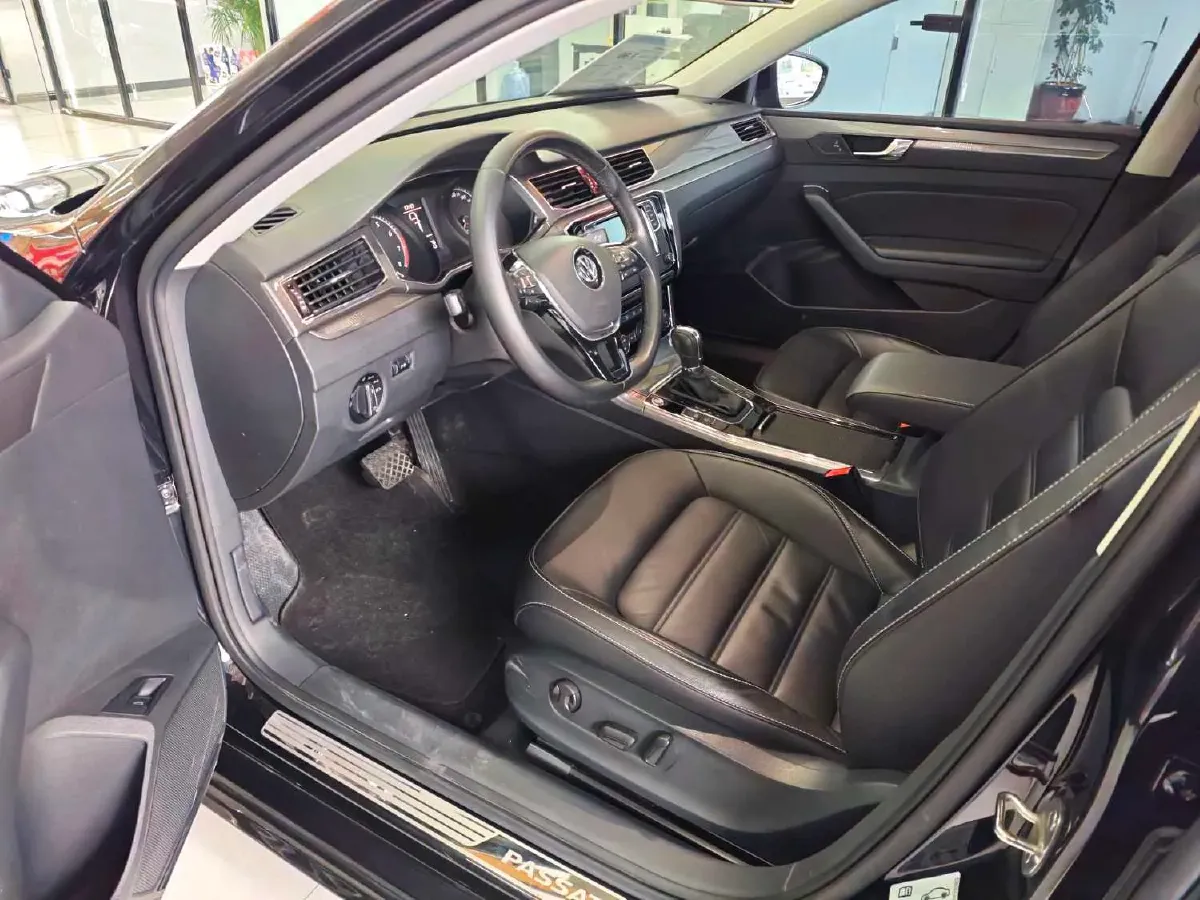 2017 Volkswagen Passat 1.8T 180HP L4 7DCT,autocango,china used car exporter,china ev exporter,chinese used car exporter,chinese used ev exporter
