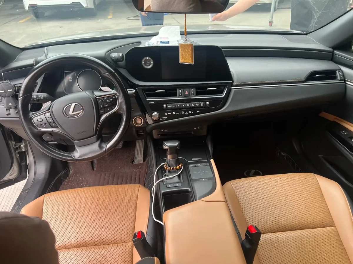 2021 Lexus ES 2.0L 173HP L4 CVT,autocango,china used car exporter,china ev exporter,chinese used car exporter,chinese used ev exporter