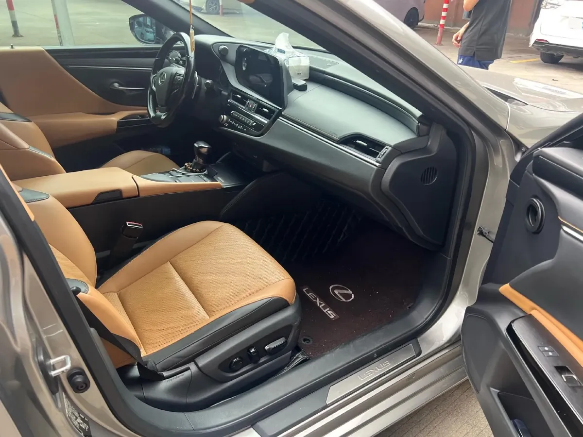 2021 Lexus ES 2.0L 173HP L4 CVT,autocango,china used car exporter,china ev exporter,chinese used car exporter,chinese used ev exporter