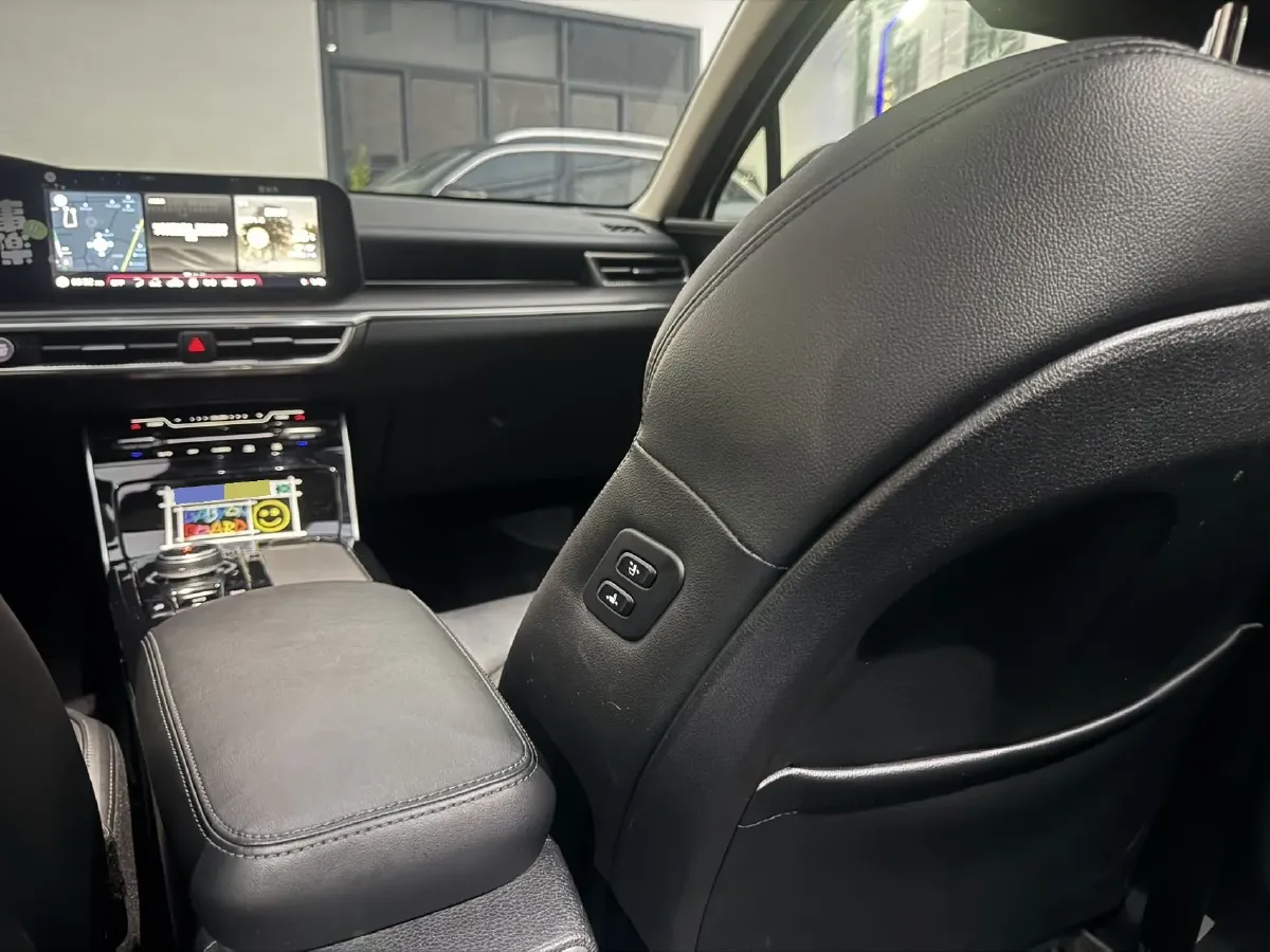 2021 Kia K5 2.0T 240HP L4 8AT,autocango,china used car exporter,china ev exporter,chinese used car exporter,chinese used ev exporter