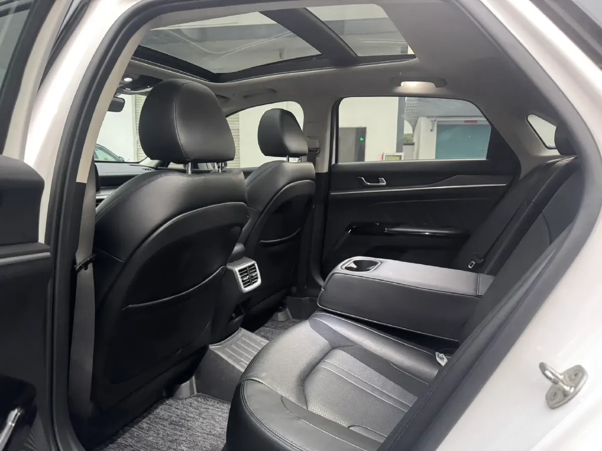 2021 Kia K5 2.0T 240HP L4 8AT,autocango,china used car exporter,china ev exporter,chinese used car exporter,chinese used ev exporter