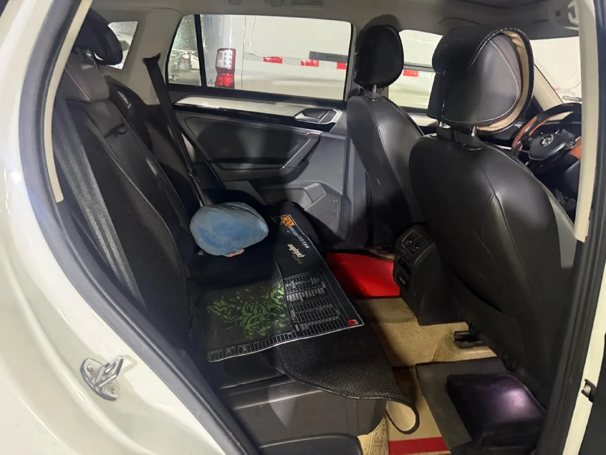 2019 MINI CLUBMAN 1.5T 102HP L3 6AT,autocango,china used car exporter,china ev exporter,chinese used car exporter,chinese used ev exporter