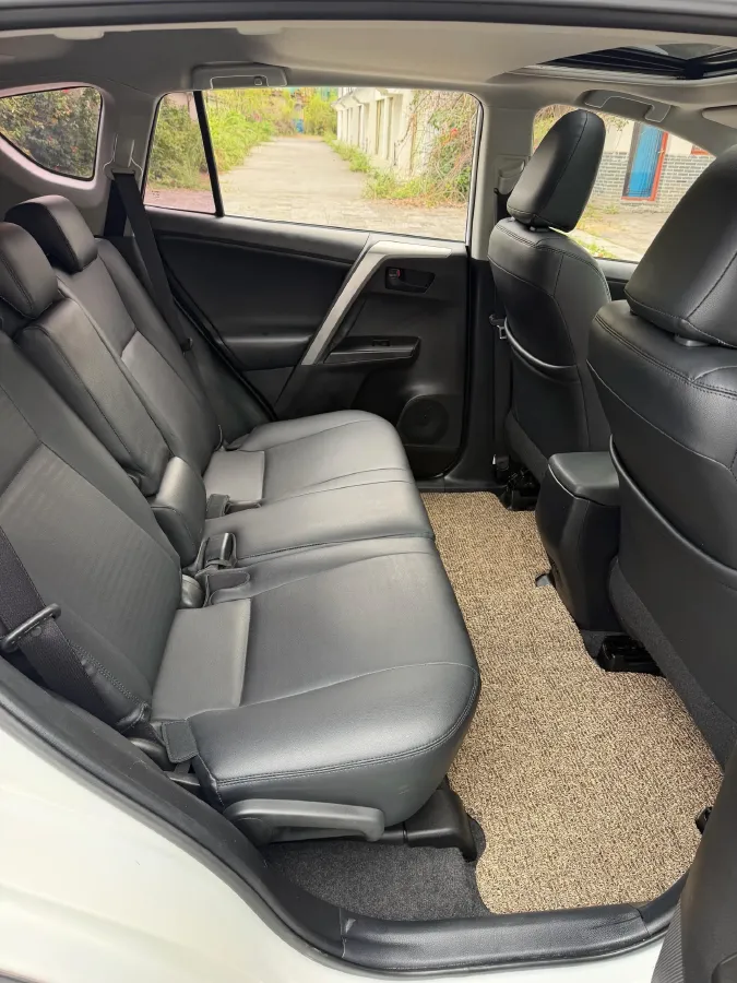 2016 Mitsubishi Outlander 2.0L 150HP L4 CVT,autocango,china used car exporter,china ev exporter,chinese used car exporter,chinese used ev exporter