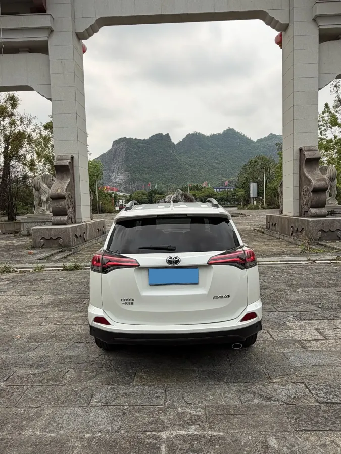 2016 Mitsubishi Outlander 2.0L 150HP L4 CVT,autocango,china used car exporter,china ev exporter,chinese used car exporter,chinese used ev exporter