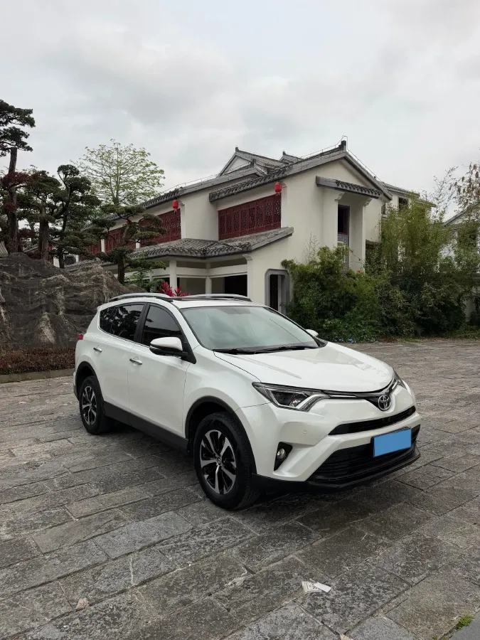 2016 Mitsubishi Outlander 2.0L 150HP L4 CVT,autocango,china used car exporter,china ev exporter,chinese used car exporter,chinese used ev exporter
