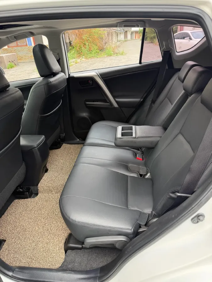 2016 Mitsubishi Outlander 2.0L 150HP L4 CVT,autocango,china used car exporter,china ev exporter,chinese used car exporter,chinese used ev exporter