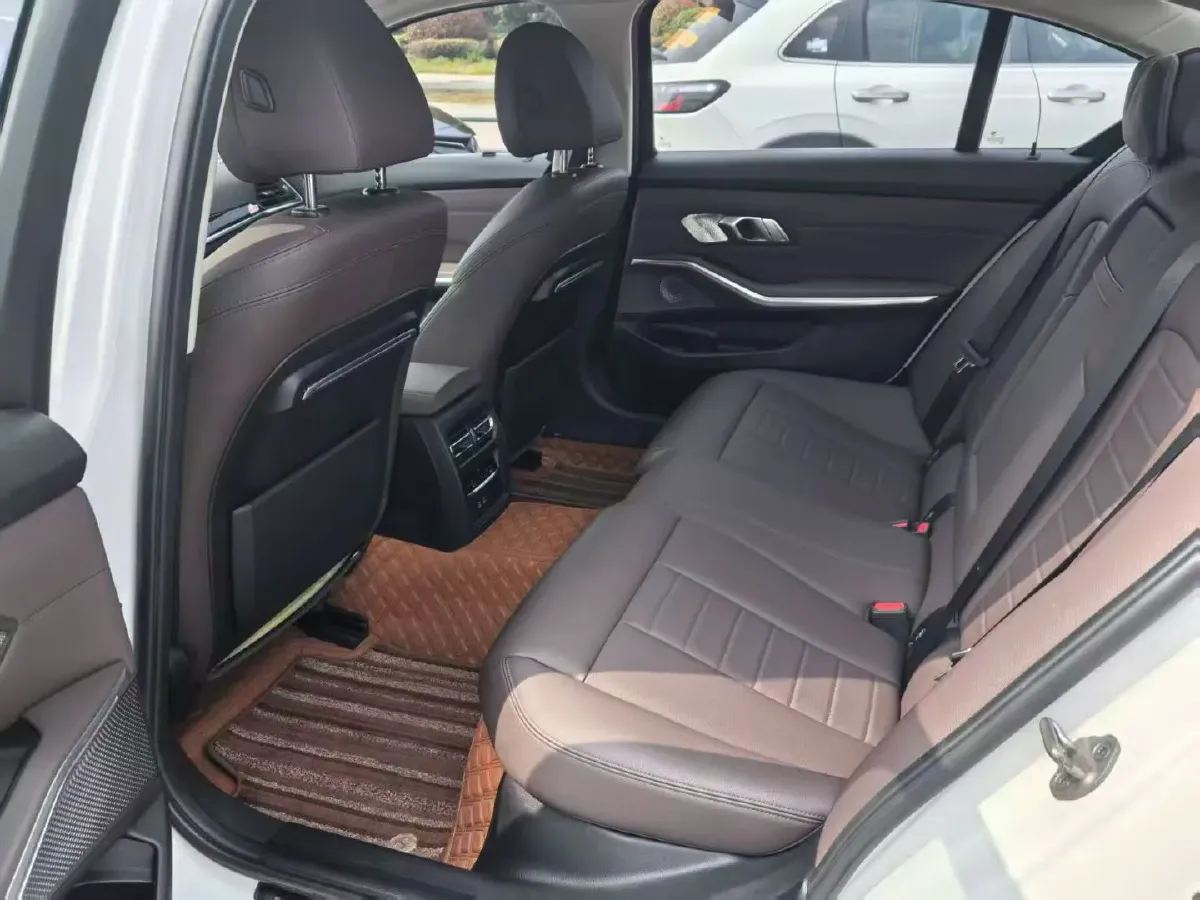 2021 BMW 3 Series 2.0T 156HP L4 8AT,autocango,china used car exporter,china ev exporter,chinese used car exporter,chinese used ev exporter