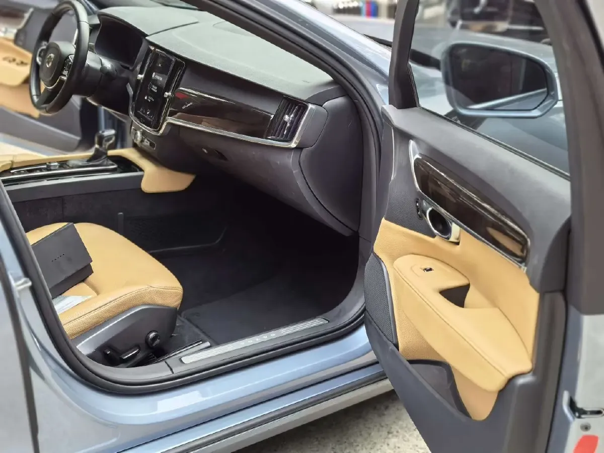 2018 Volvo S90 2.0T 190HP L4 8AT,autocango,china used car exporter,china ev exporter,chinese used car exporter,chinese used ev exporter