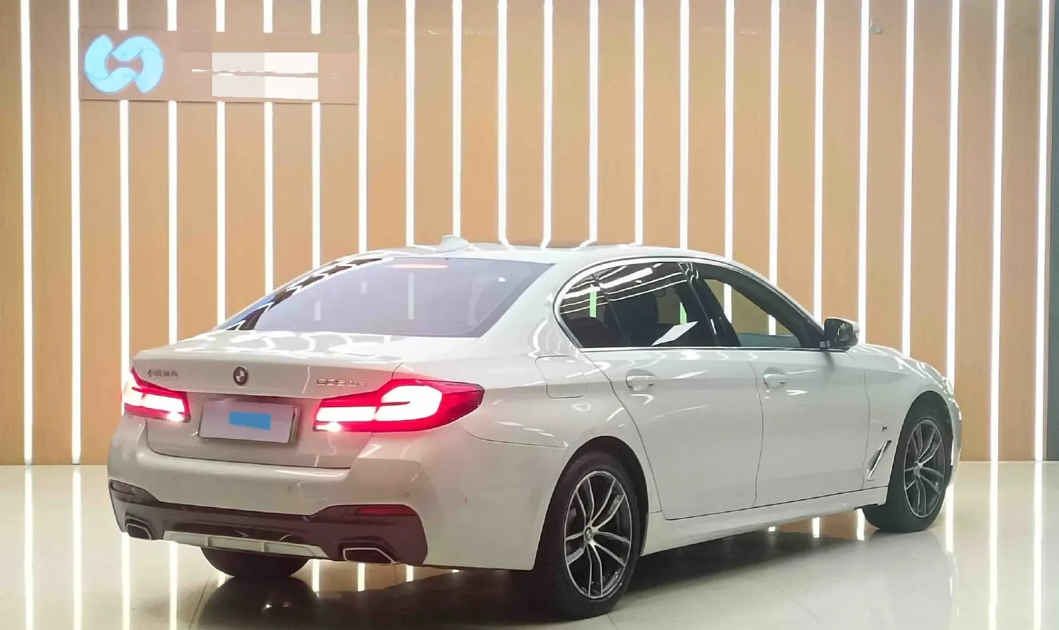 2022 BMW 5 Series 2.0T 184HP L4 8AT PHEV 17.7KWH,autocango,china used car exporter,china ev exporter,chinese used car exporter,chinese used ev exporter