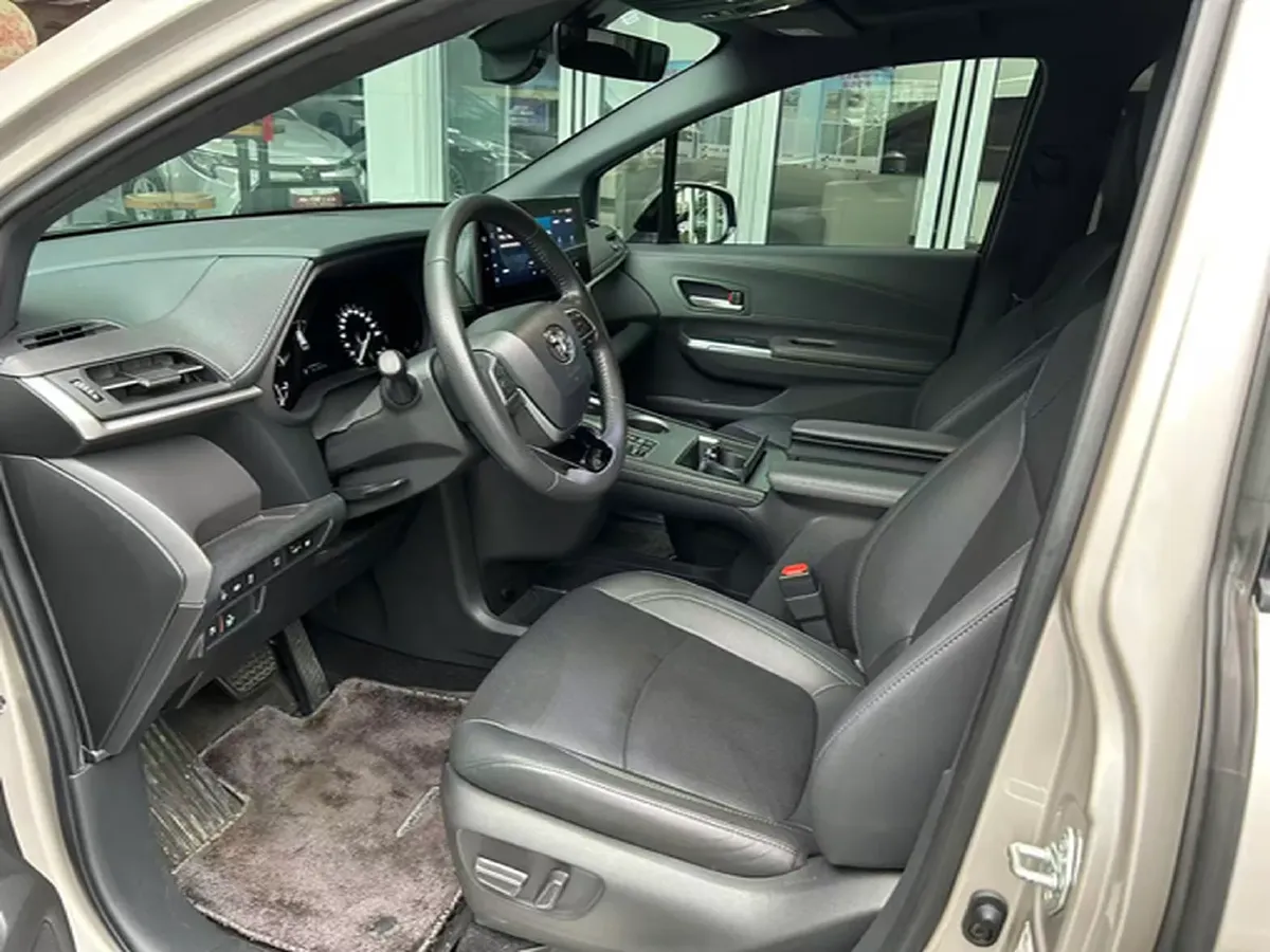 2023 Toyota Sienna 2.5L 189HP L4 E-CVT Hybrid,autocango,china used car exporter,china ev exporter,chinese used car exporter,chinese used ev exporter