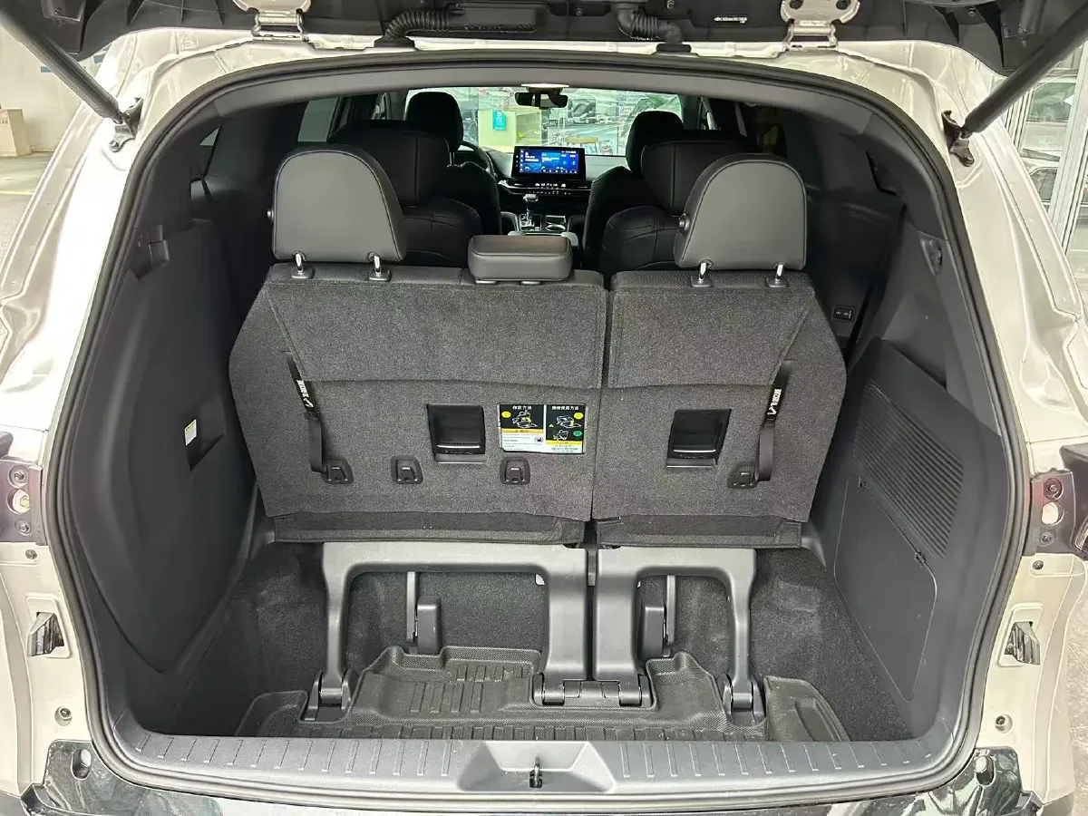 2023 Toyota Sienna 2.5L 189HP L4 E-CVT Hybrid,autocango,china used car exporter,china ev exporter,chinese used car exporter,chinese used ev exporter