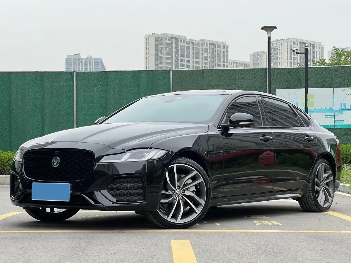 2025 Jaguar XFL 2.0T 300HP L4 8AT,autocango,china used car exporter,china ev exporter,chinese used car exporter,chinese used ev exporter