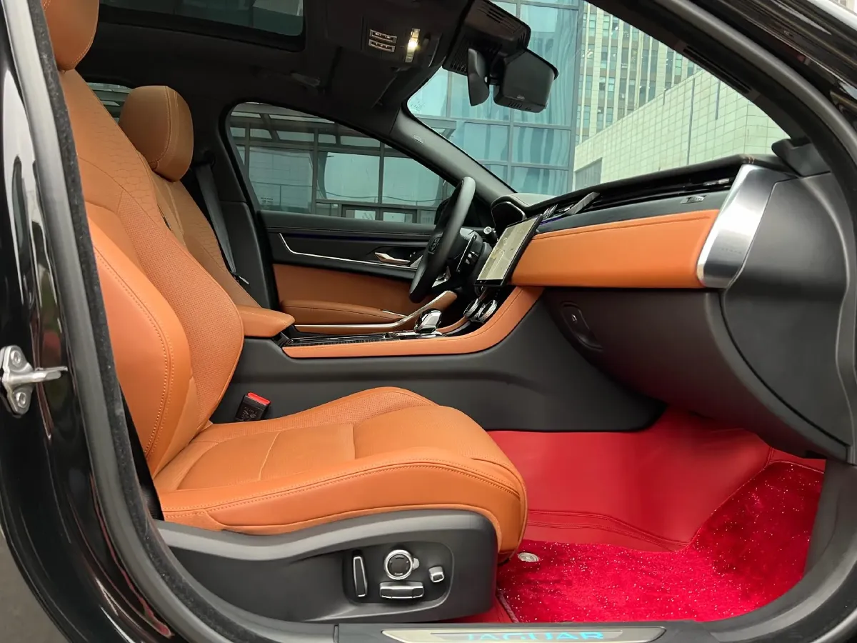 2025 Jaguar XFL 2.0T 300HP L4 8AT,autocango,china used car exporter,china ev exporter,chinese used car exporter,chinese used ev exporter