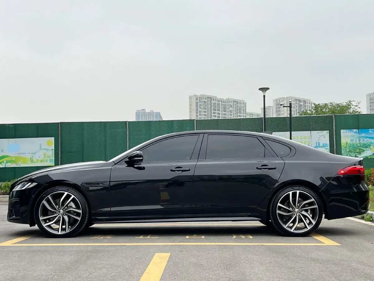 2025 Jaguar XFL 2.0T 300HP L4 8AT,autocango,china used car exporter,china ev exporter,chinese used car exporter,chinese used ev exporter