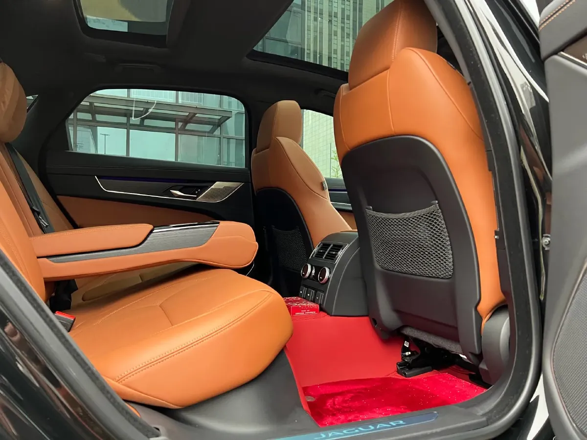 2025 Jaguar XFL 2.0T 300HP L4 8AT,autocango,china used car exporter,china ev exporter,chinese used car exporter,chinese used ev exporter