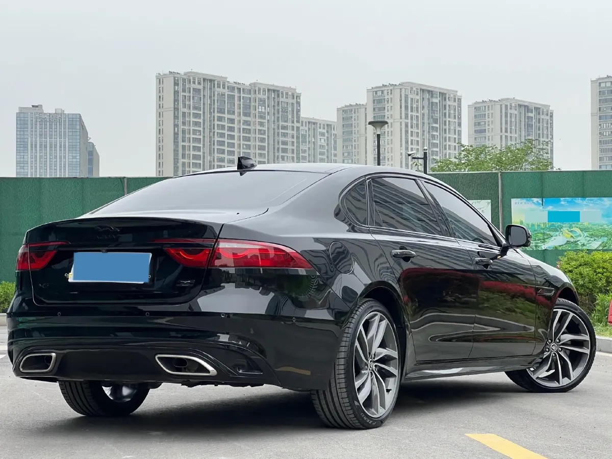 2025 Jaguar XFL 2.0T 300HP L4 8AT,autocango,china used car exporter,china ev exporter,chinese used car exporter,chinese used ev exporter