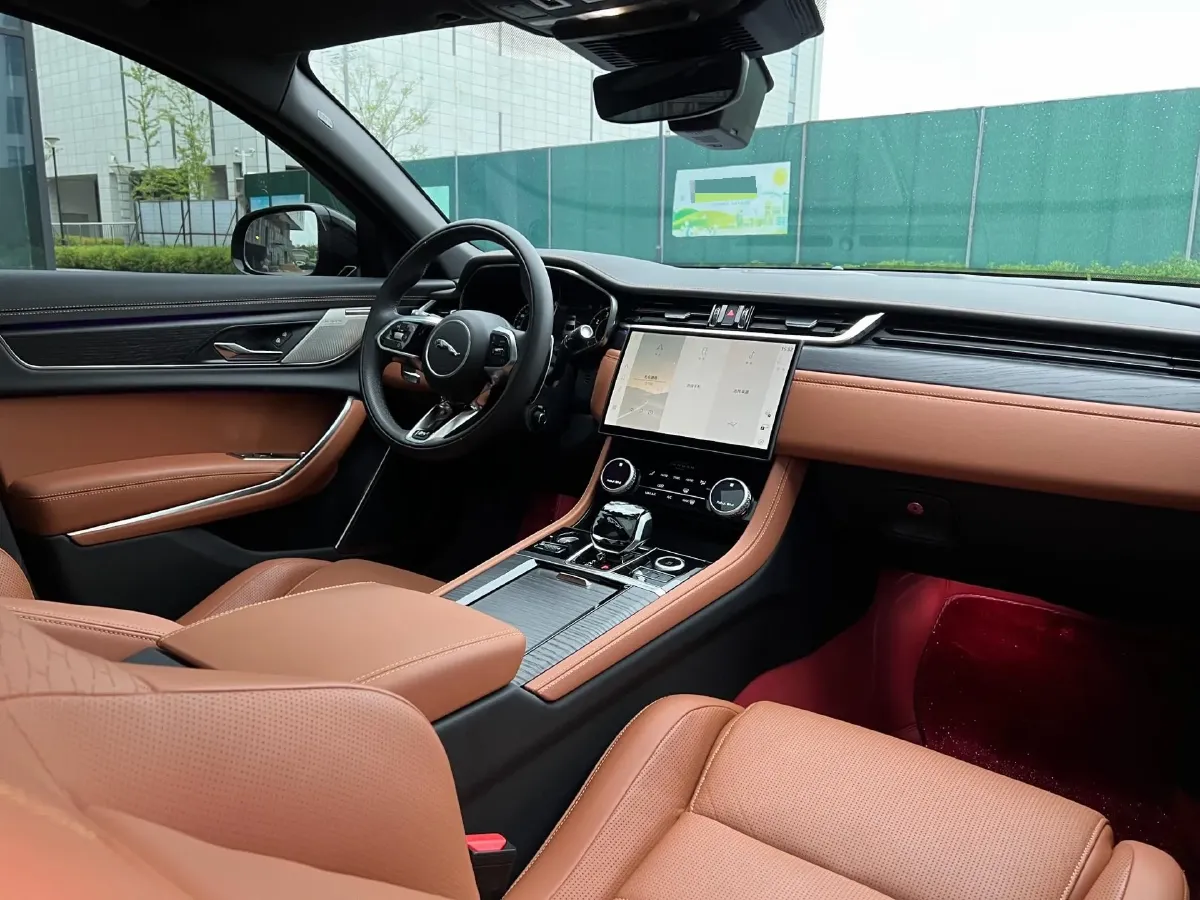 2025 Jaguar XFL 2.0T 300HP L4 8AT,autocango,china used car exporter,china ev exporter,chinese used car exporter,chinese used ev exporter