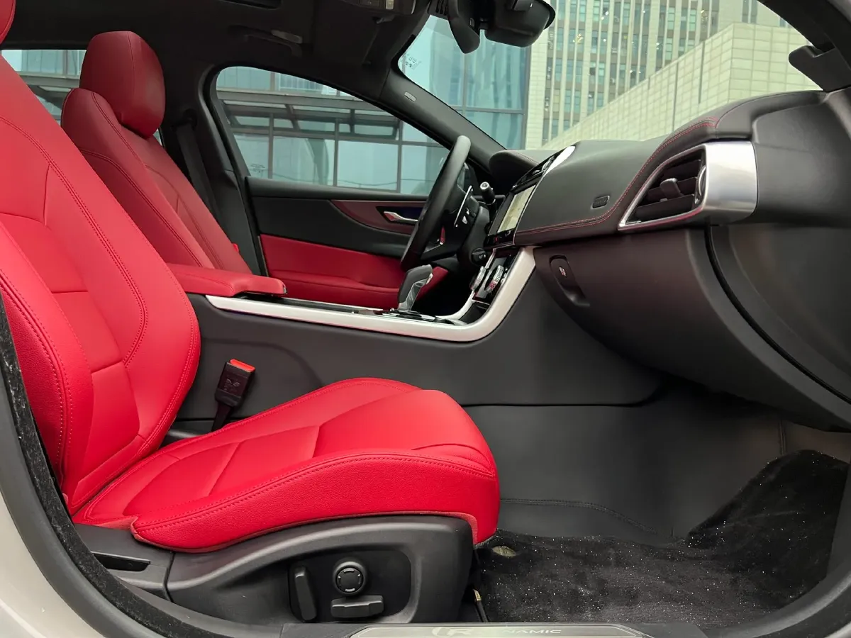 2025 Jaguar XEL 2.0T 250HP L4 8AT,autocango,china used car exporter,china ev exporter,chinese used car exporter,chinese used ev exporter