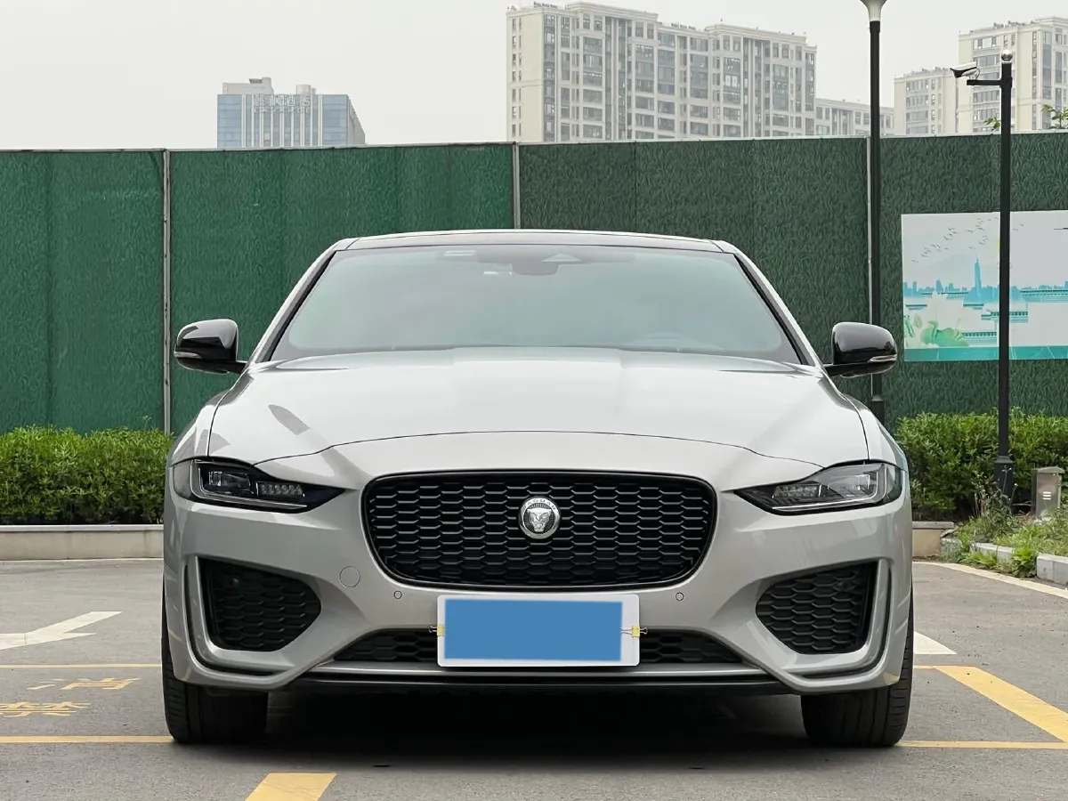 2025 Jaguar XEL 2.0T 250HP L4 8AT,autocango,china used car exporter,china ev exporter,chinese used car exporter,chinese used ev exporter