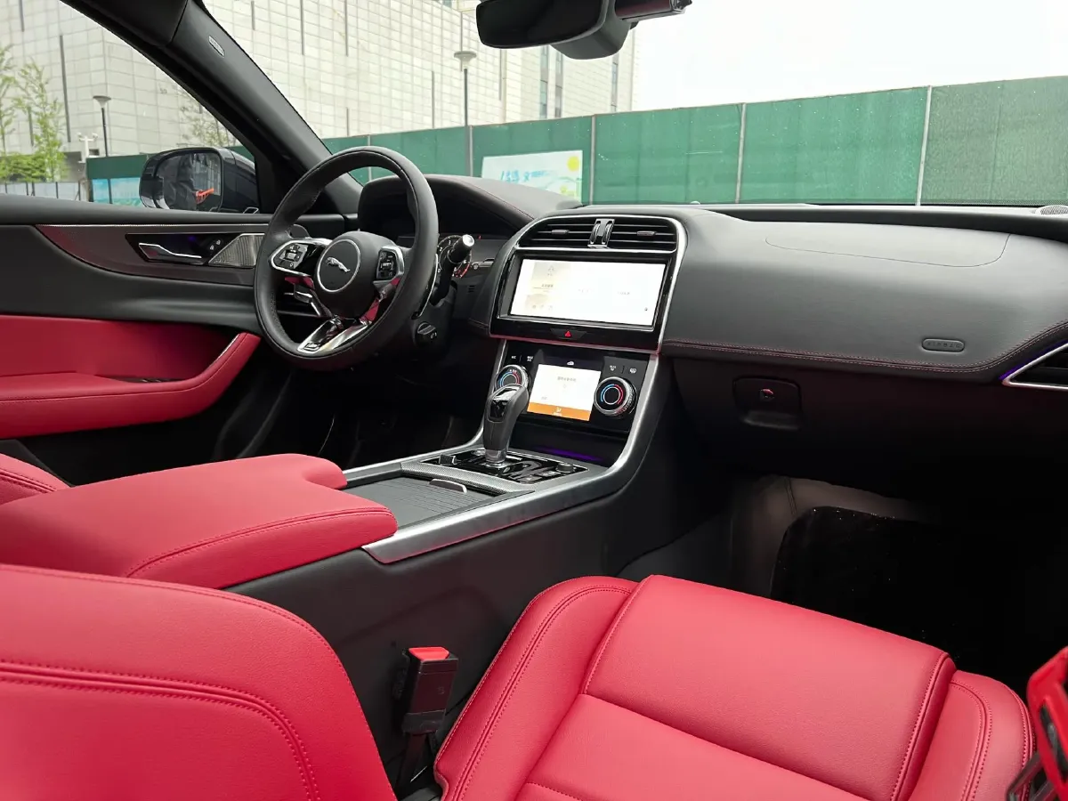 2025 Jaguar XEL 2.0T 250HP L4 8AT,autocango,china used car exporter,china ev exporter,chinese used car exporter,chinese used ev exporter