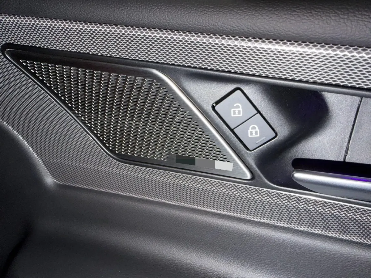 2025 Jaguar XEL 2.0T 250HP L4 8AT,autocango,china used car exporter,china ev exporter,chinese used car exporter,chinese used ev exporter