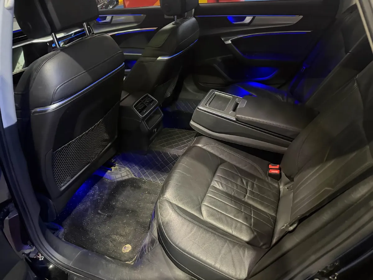 2020 Audi A6L 2.0T 190HP L4 7DCT,autocango,china used car exporter,china ev exporter,chinese used car exporter,chinese used ev exporter