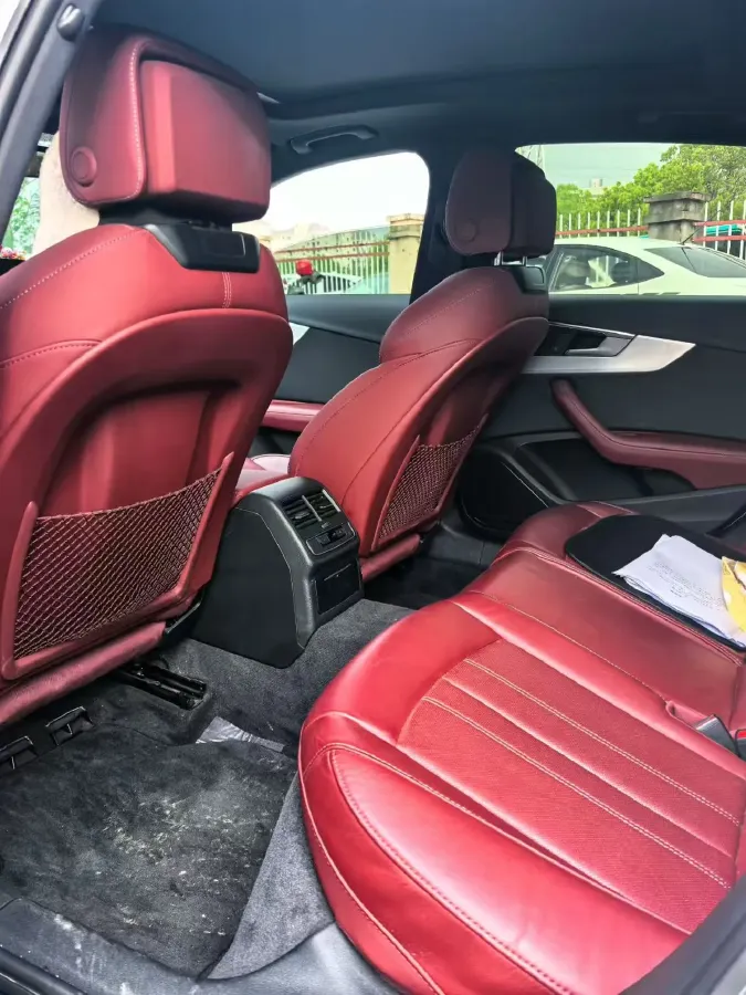 2022 Audi A4L 2.0T 190HP L4 7DCT,autocango,china used car exporter,china ev exporter,chinese used car exporter,chinese used ev exporter