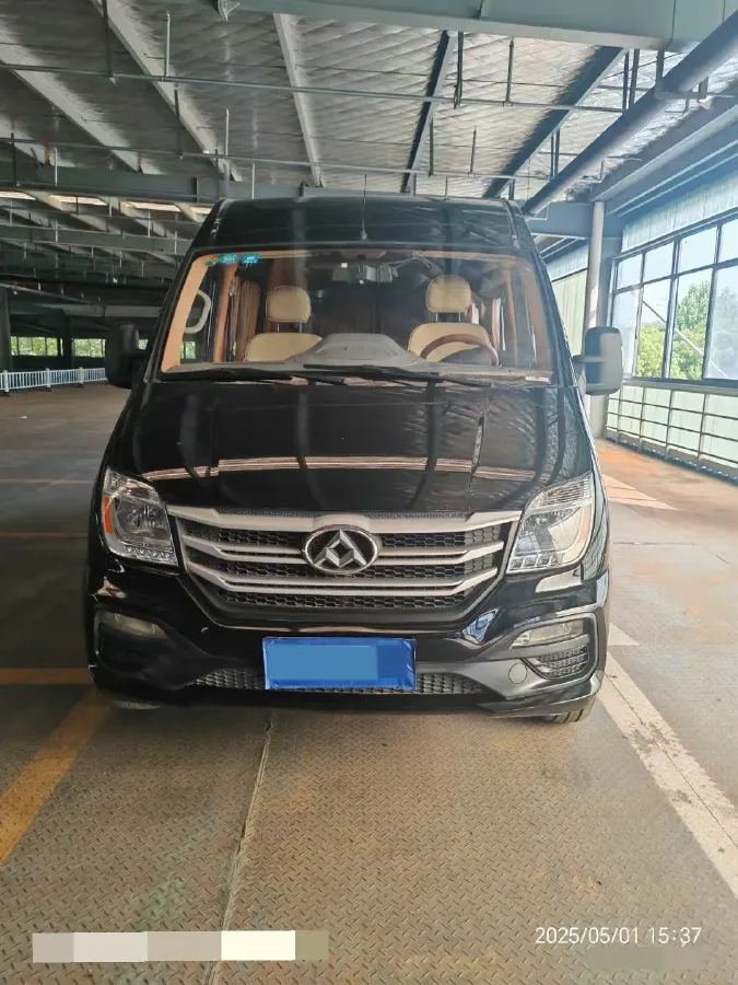 2018 MAXUS XinTu V80 2.5T 136HP L4 6MT,autocango,china used car exporter,china ev exporter,chinese used car exporter,chinese used ev exporter