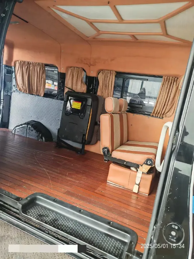 2018 MAXUS XinTu V80 2.5T 136HP L4 6MT,autocango,china used car exporter,china ev exporter,chinese used car exporter,chinese used ev exporter