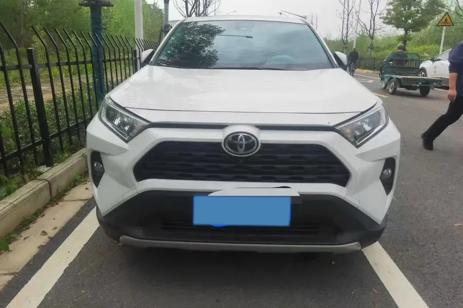 2021 Toyota RAV4 2.0L 171HP L4 CVT,autocango,china used car exporter,china ev exporter,chinese used car exporter,chinese used ev exporter