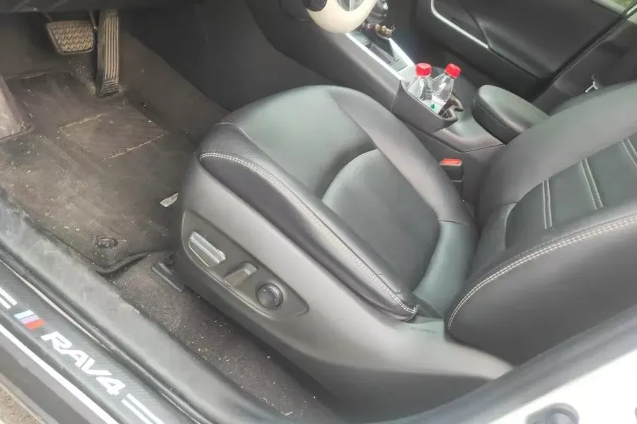 2021 Toyota RAV4 2.0L 171HP L4 CVT,autocango,china used car exporter,china ev exporter,chinese used car exporter,chinese used ev exporter