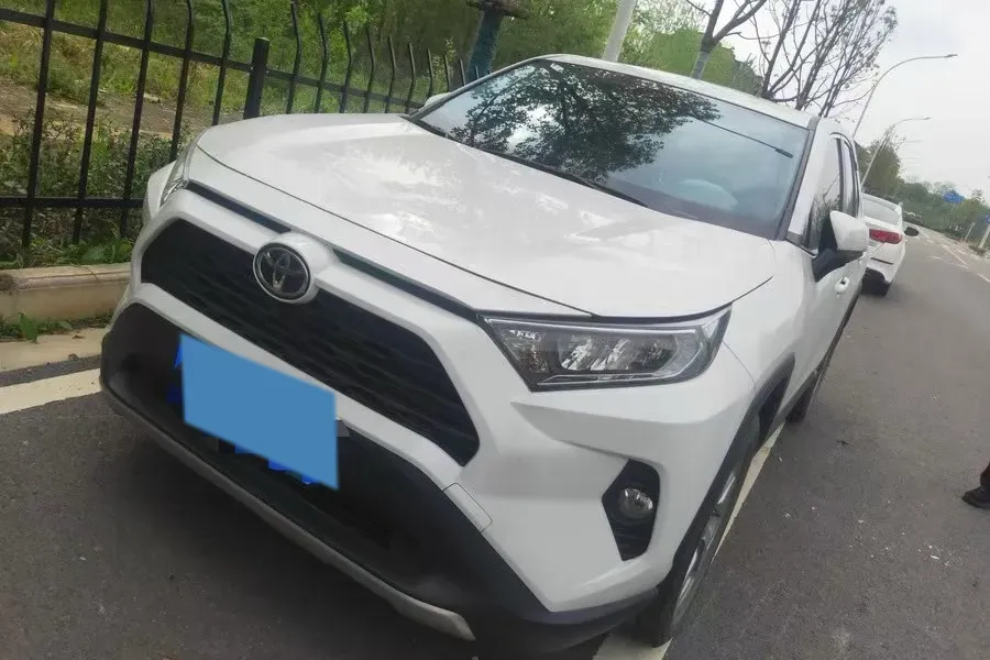 2021 Toyota RAV4 2.0L 171HP L4 CVT,autocango,china used car exporter,china ev exporter,chinese used car exporter,chinese used ev exporter