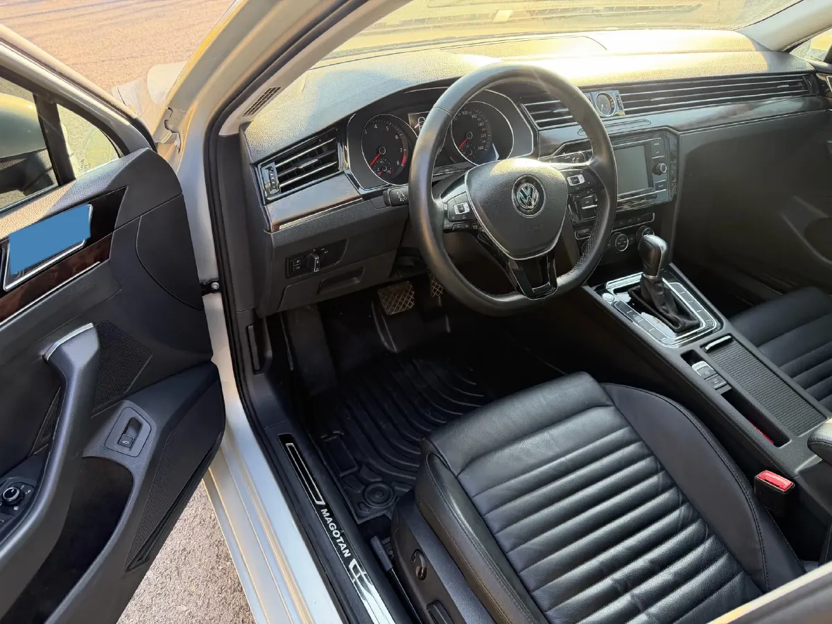 2018 Volkswagen Magotan 1.8T 180HP L4 7DCT,autocango,china used car exporter,china ev exporter,chinese used car exporter,chinese used ev exporter