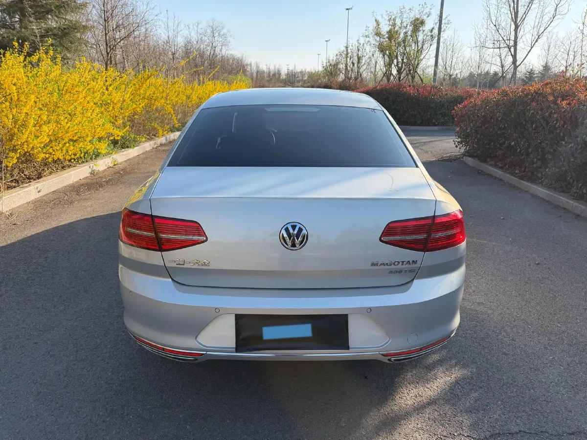 2018 Volkswagen Magotan 1.8T 180HP L4 7DCT,autocango,china used car exporter,china ev exporter,chinese used car exporter,chinese used ev exporter