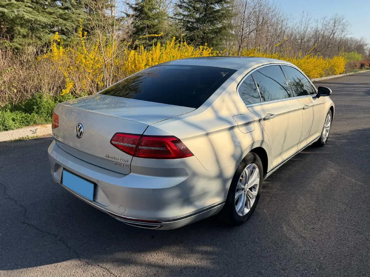 2018 Volkswagen Magotan 1.8T 180HP L4 7DCT,autocango,china used car exporter,china ev exporter,chinese used car exporter,chinese used ev exporter