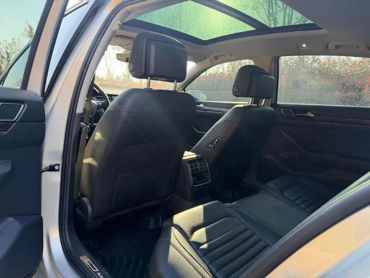 2018 Volkswagen Magotan 1.8T 180HP L4 7DCT,autocango,china used car exporter,china ev exporter,chinese used car exporter,chinese used ev exporter