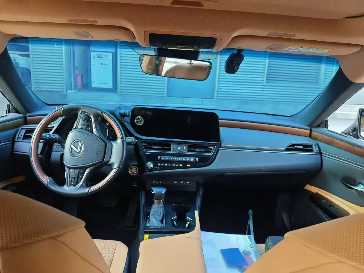 2023 Lexus ES 2.0L 173HP L4 CVT,autocango,china used car exporter,china ev exporter,chinese used car exporter,chinese used ev exporter