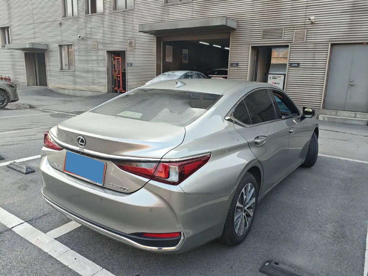 2023 Lexus ES 2.0L 173HP L4 CVT,autocango,china used car exporter,china ev exporter,chinese used car exporter,chinese used ev exporter
