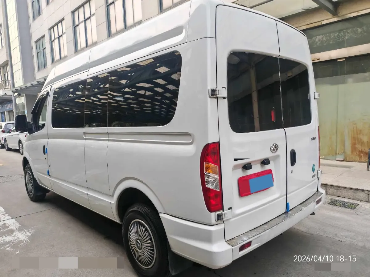 2023 MAXUS XinTu V80 2.0T 127HP L4 6MT,autocango,china used car exporter,china ev exporter,chinese used car exporter,chinese used ev exporter