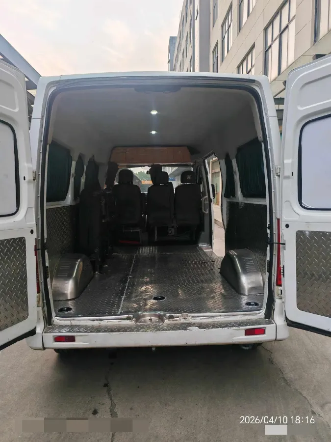 2023 MAXUS XinTu V80 2.0T 127HP L4 6MT,autocango,china used car exporter,china ev exporter,chinese used car exporter,chinese used ev exporter