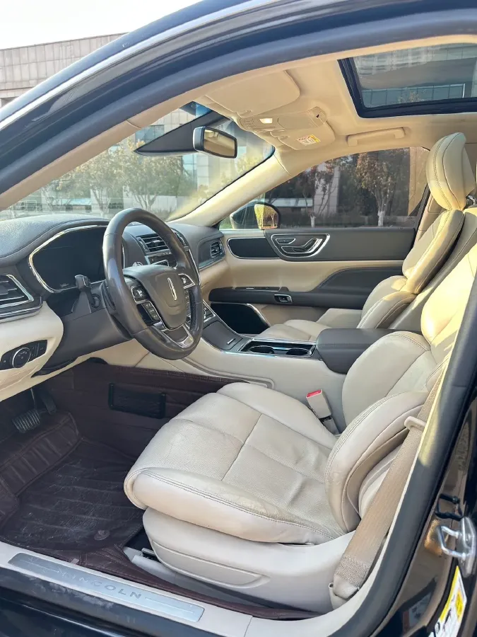 2017 Lincoln Continental 2.0T 261HP L4 6AT,autocango,china used car exporter,china ev exporter,chinese used car exporter,chinese used ev exporter