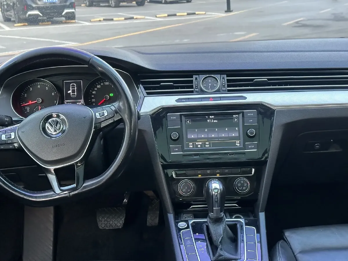2018 Volkswagen Magotan 1.4T 150HP L4 7DCT,autocango,china used car exporter,china ev exporter,chinese used car exporter,chinese used ev exporter