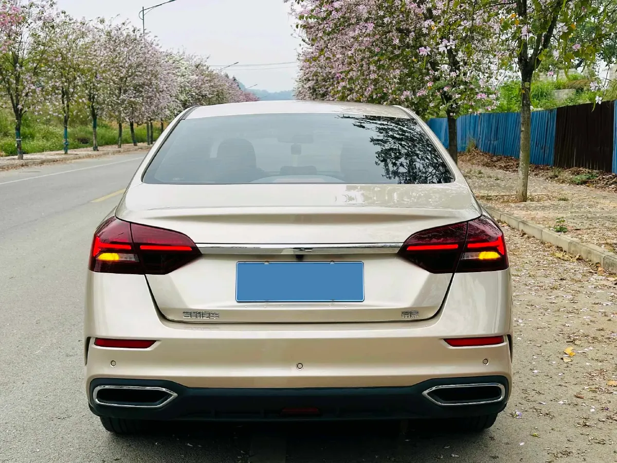 2020 Geely Emgrand 1.5L 109HP L4 5MT,autocango,china used car exporter,china ev exporter,chinese used car exporter,chinese used ev exporter