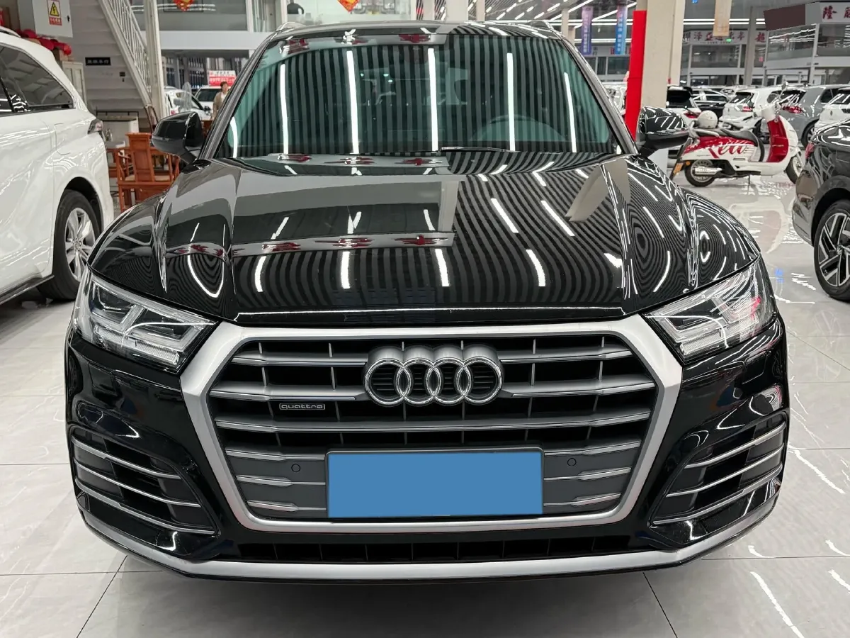 2020 Audi Q5L 2.0T 190HP L4 7DCT,autocango,china used car exporter,china ev exporter,chinese used car exporter,chinese used ev exporter