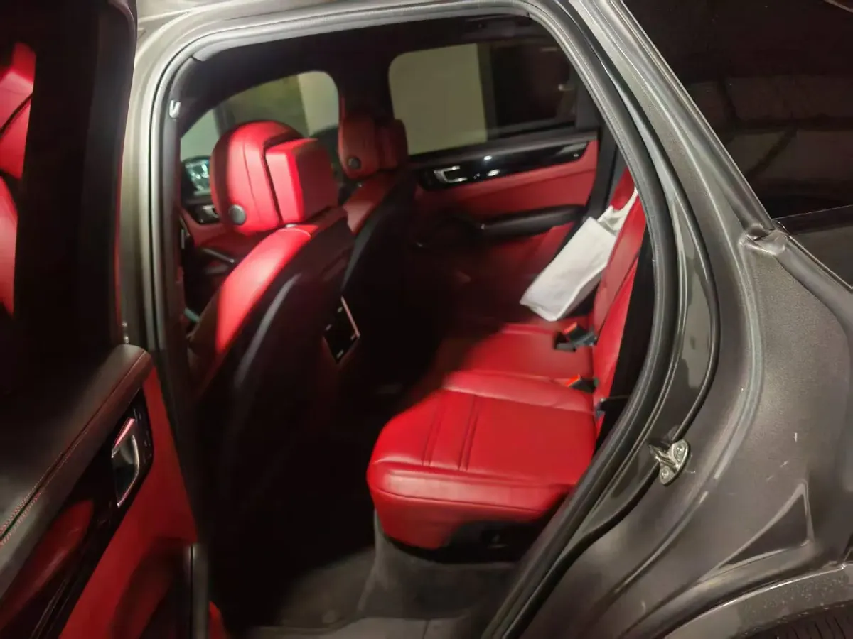 2022 Porsche Cayenne 3.0T 340HP V6 8AT,autocango,china used car exporter,china ev exporter,chinese used car exporter,chinese used ev exporter