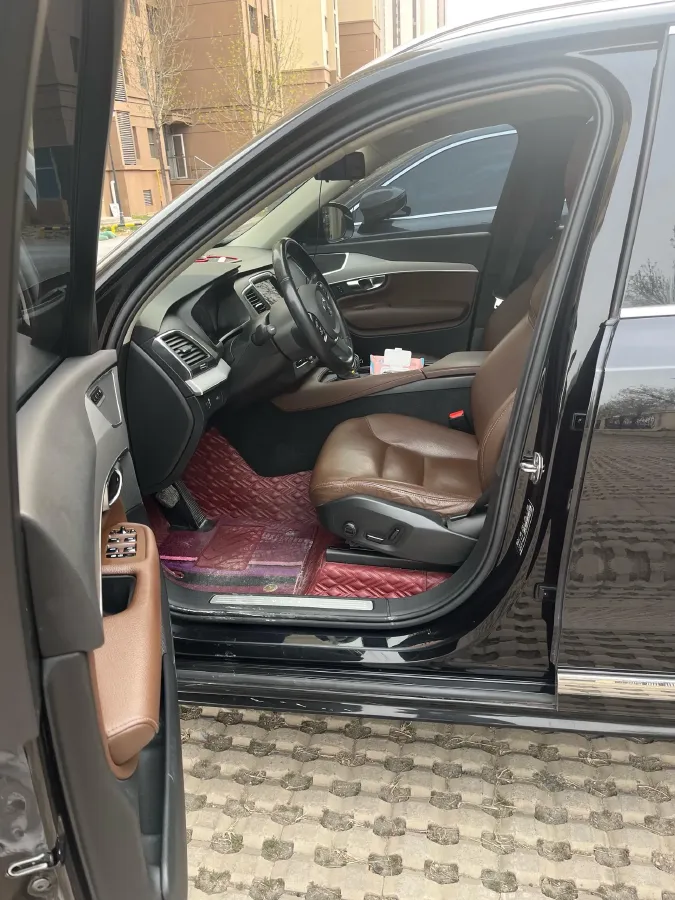 2020 Volvo XC90 2.0T 254HP L4 8AT,autocango,china used car exporter,china ev exporter,chinese used car exporter,chinese used ev exporter