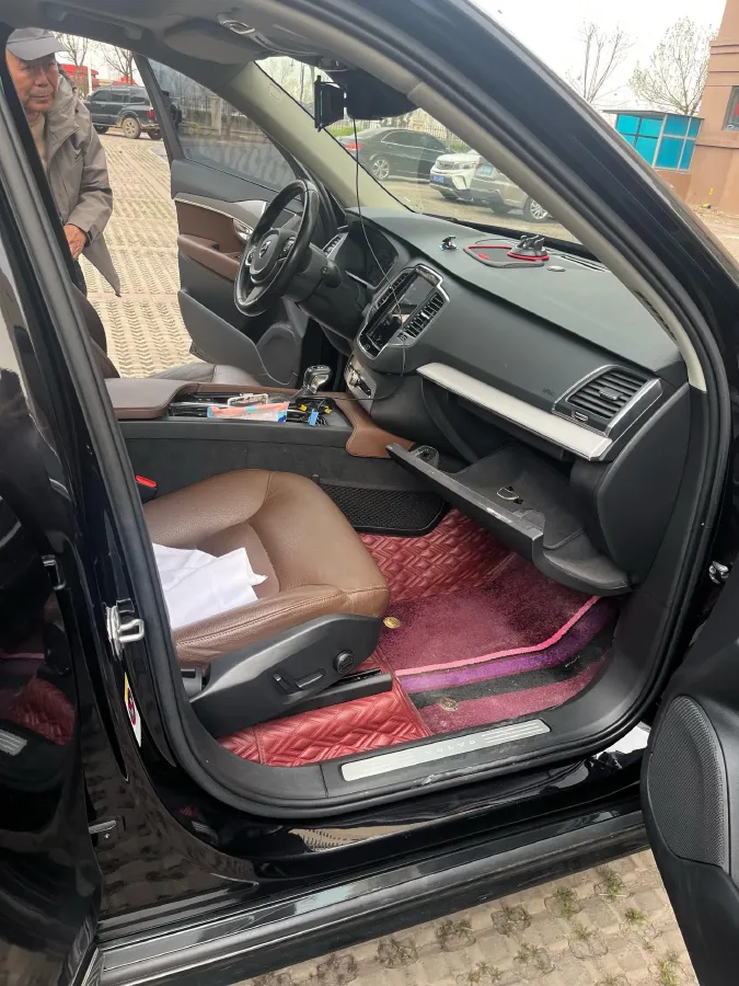 2020 Volvo XC90 2.0T 254HP L4 8AT,autocango,china used car exporter,china ev exporter,chinese used car exporter,chinese used ev exporter