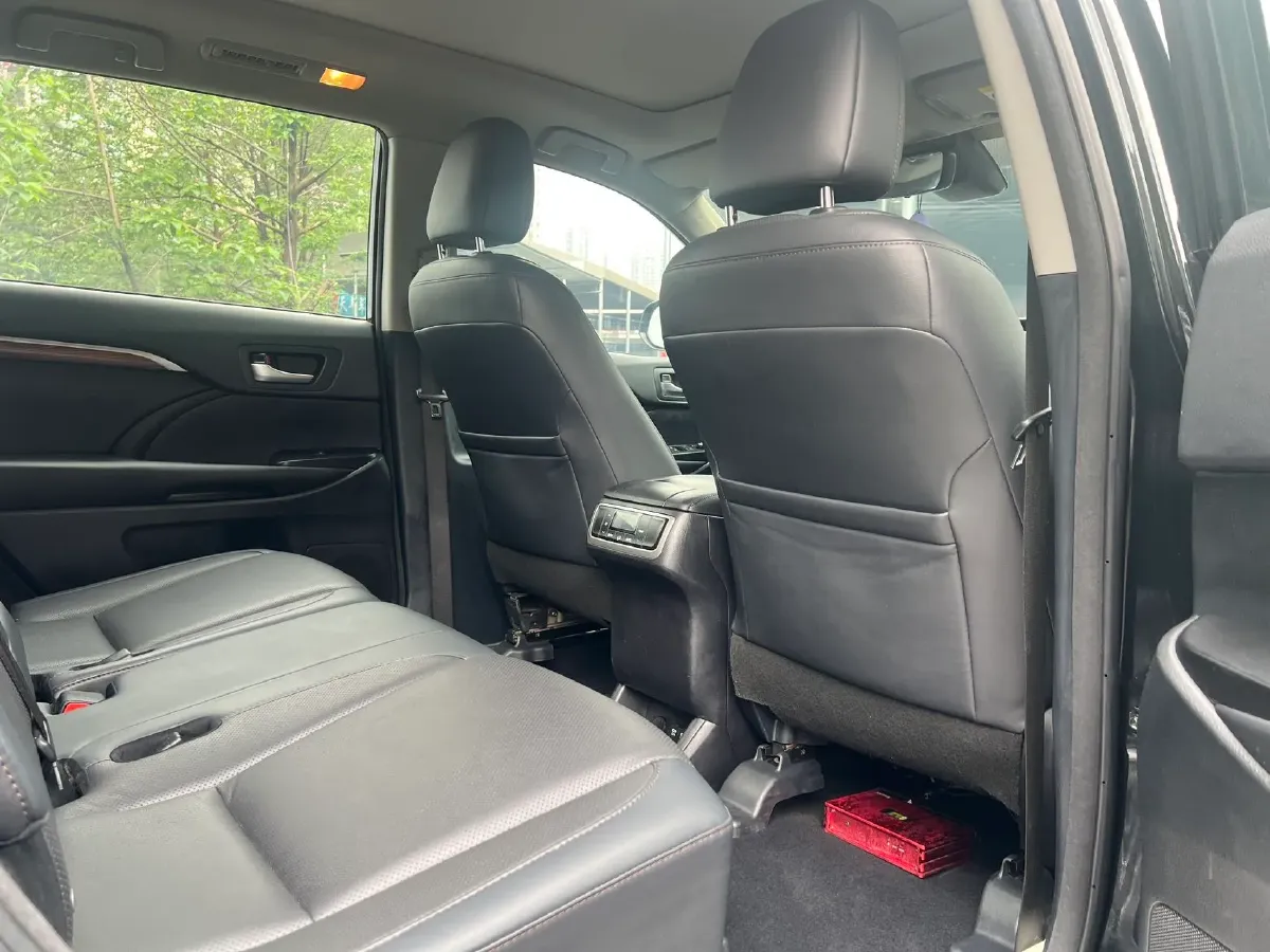 2019 Lincoln MKC 2.0T 203HP L4 6AT,autocango,china used car exporter,china ev exporter,chinese used car exporter,chinese used ev exporter