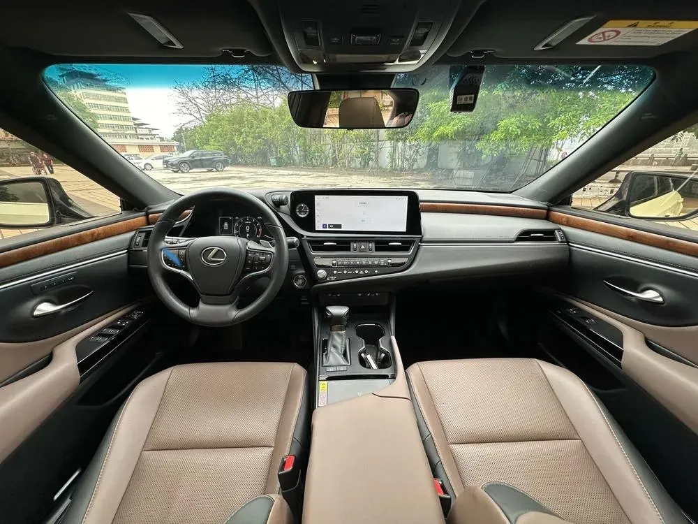 2024 Lexus ES 2.0L 173HP L4 CVT,autocango,china used car exporter,china ev exporter,chinese used car exporter,chinese used ev exporter