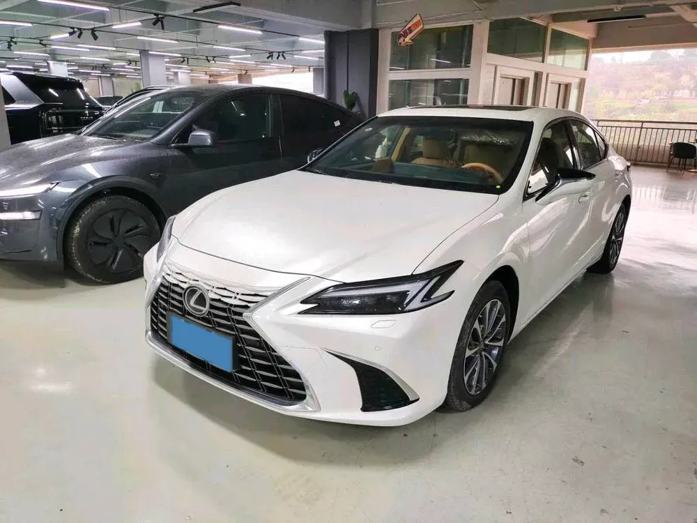 2024 Lexus ES 2.0L 173HP L4 CVT,autocango,china used car exporter,china ev exporter,chinese used car exporter,chinese used ev exporter